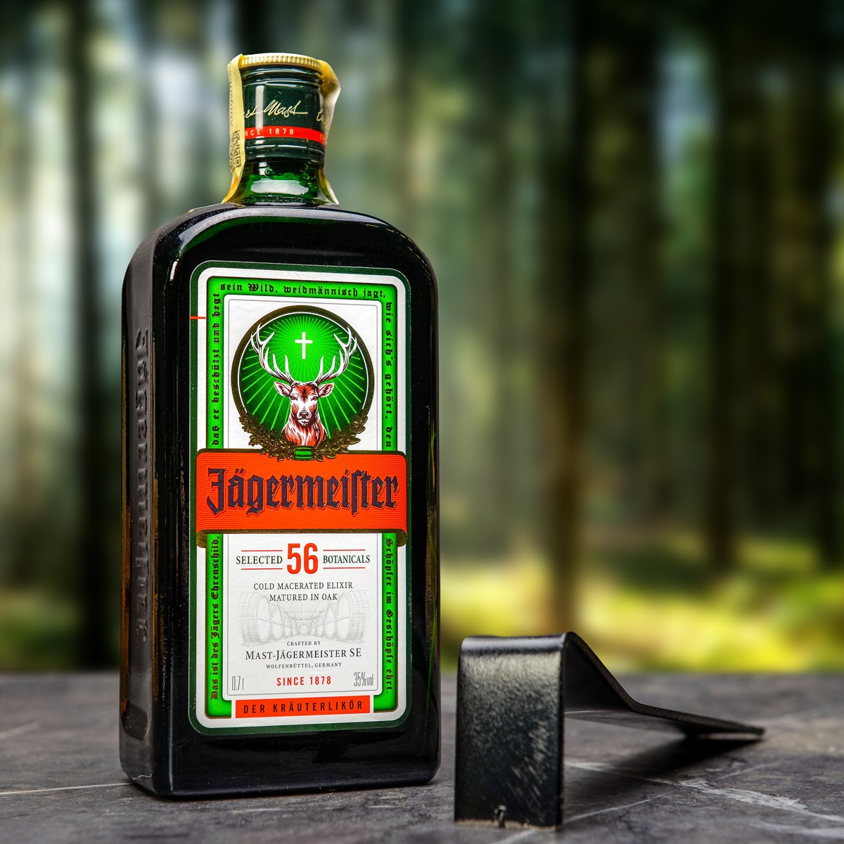 Bedna s Jägermeisterem