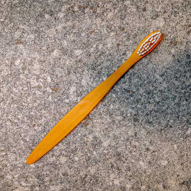 Praktický Bambusový kartáček - bílý
