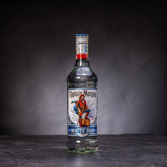 Jamajský bílý rum Captain Morgan White 0,7L