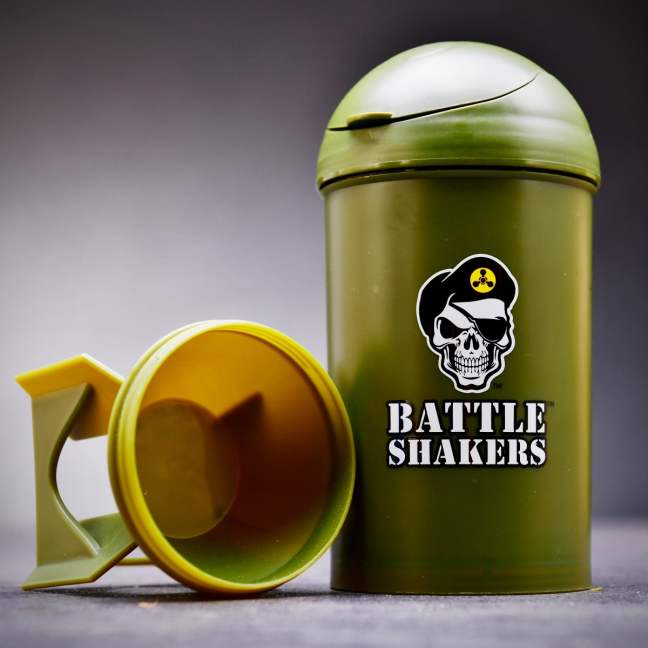 Stylový shaker ve tvaru bomby 600 ml